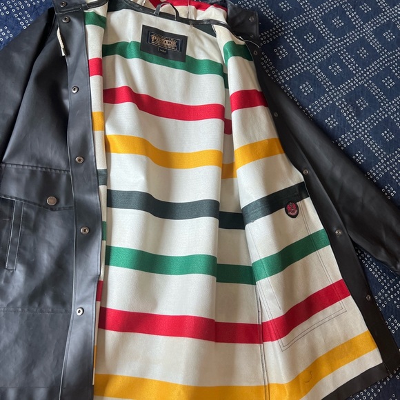 Pendleton Surrey Slicker Raincoat in Black, Size Large - Picture 1 of 12